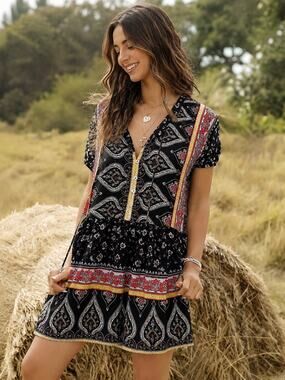 NWT Vicky and Lucas Sz Medium M Black Multicolor Print Short Sleeve Romper